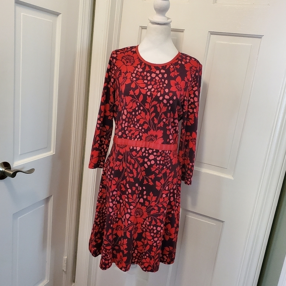 Draper James Red Floral Print Jersey Feel Knit Dress Size Med. Colorful Business